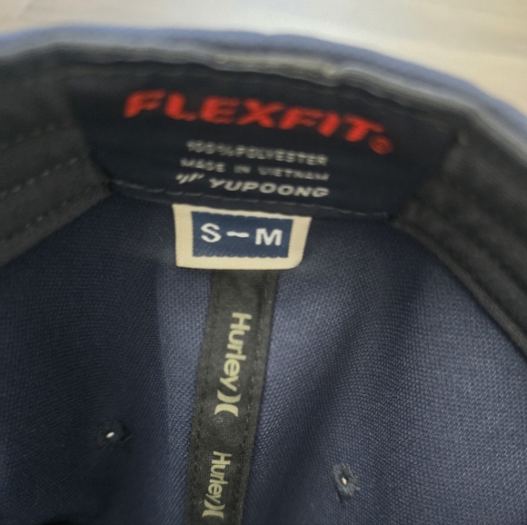 Hurley Flexfit Navy Blue And White Mens Hat Small/Medium - Picture 5 of 5